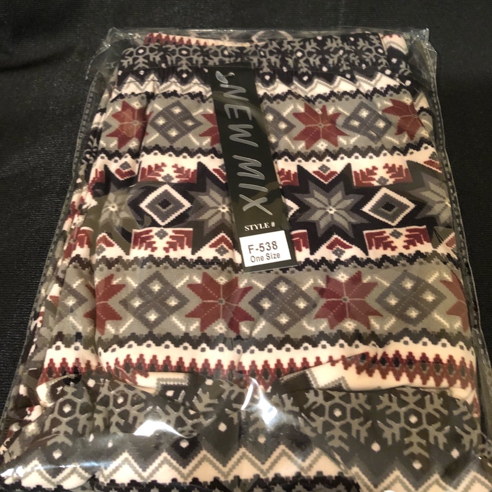 Winter theme Leggings New with Tag